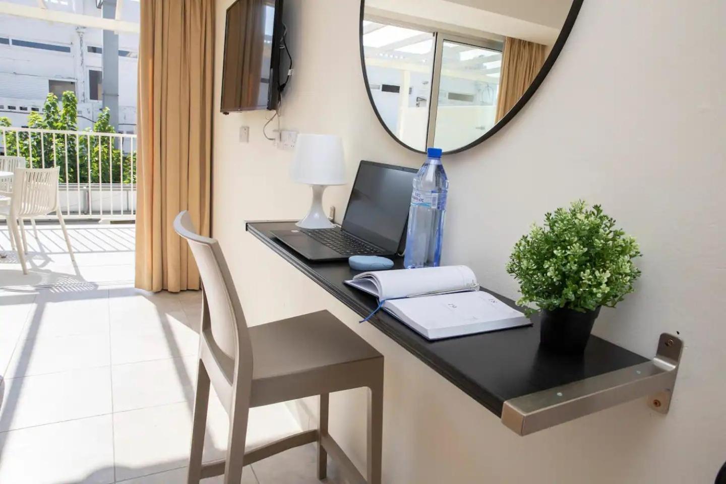 Harbour Lights Studio Apartments Pafos Zewnętrze zdjęcie