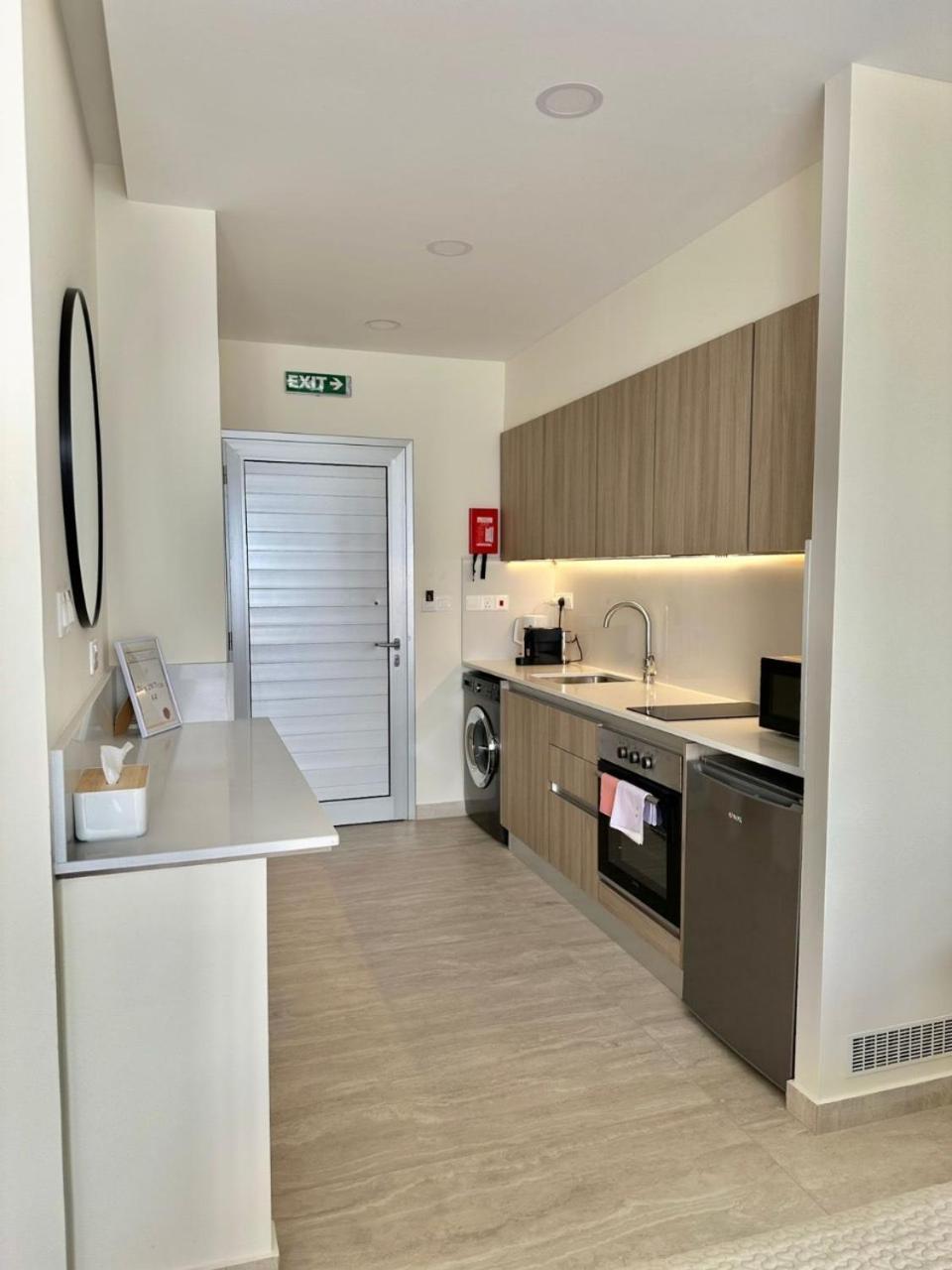 Harbour Lights Studio Apartments Pafos Zewnętrze zdjęcie