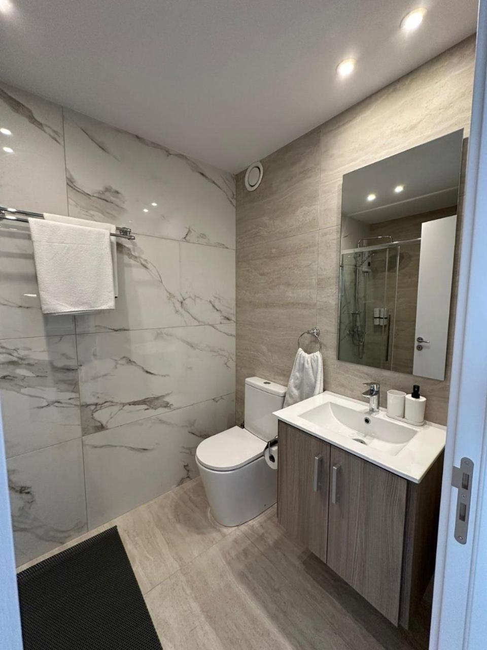 Harbour Lights Studio Apartments Pafos Zewnętrze zdjęcie