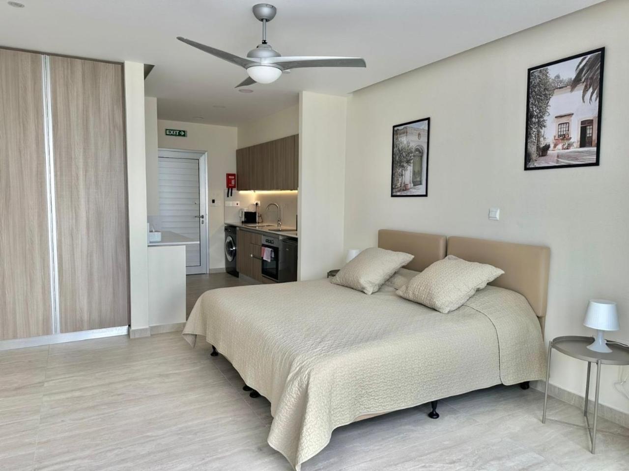 Harbour Lights Studio Apartments Pafos Zewnętrze zdjęcie