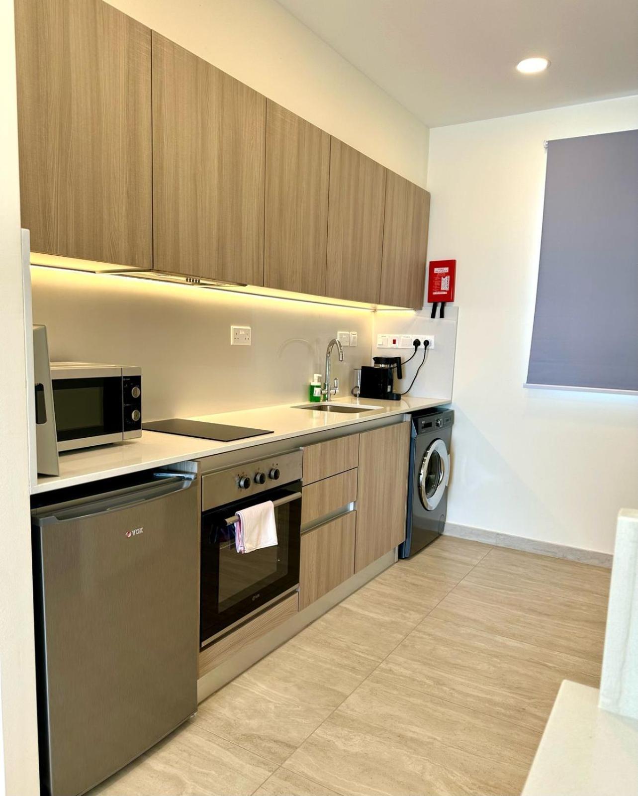 Harbour Lights Studio Apartments Pafos Zewnętrze zdjęcie