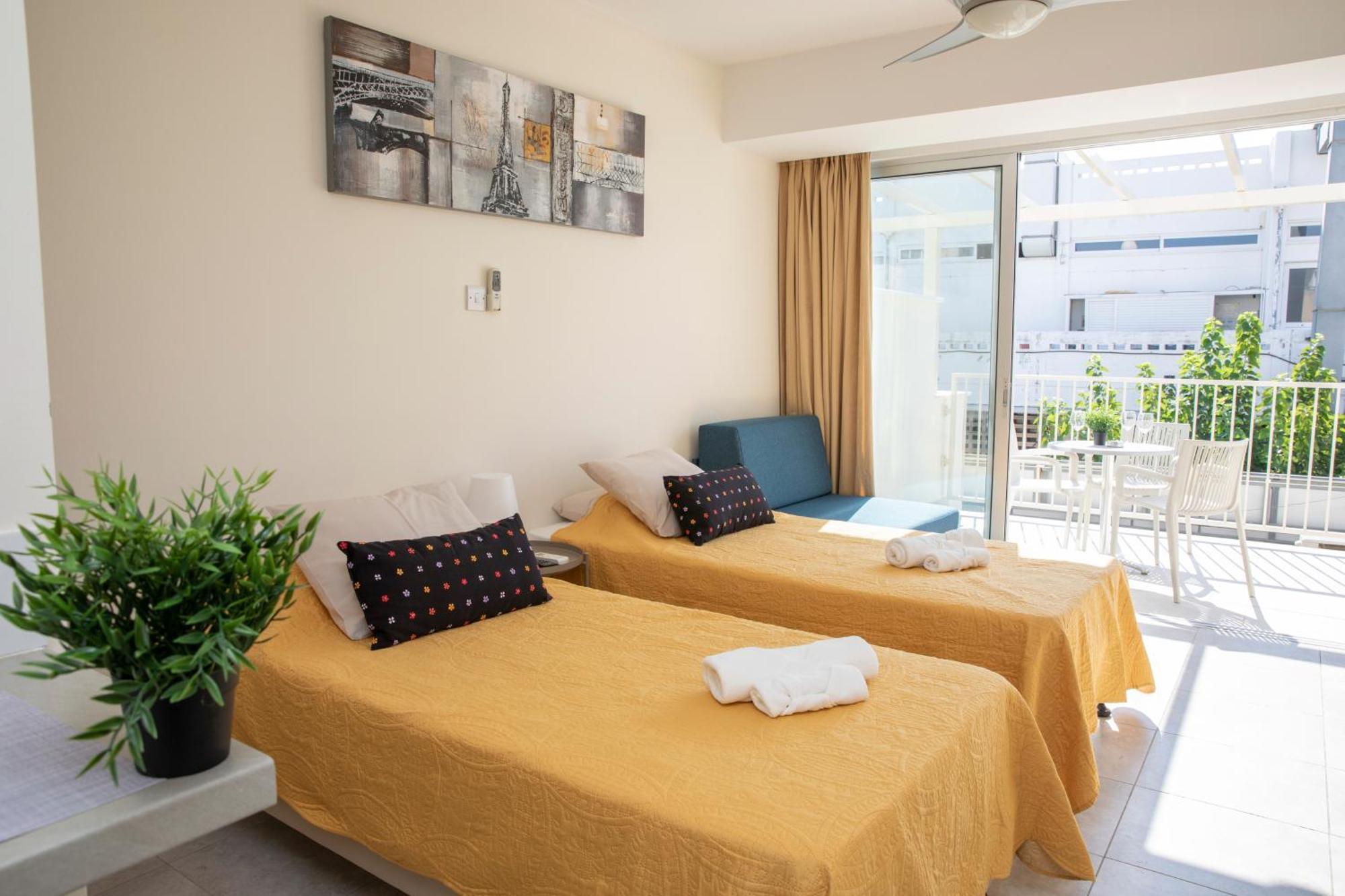 Harbour Lights Studio Apartments Pafos Zewnętrze zdjęcie