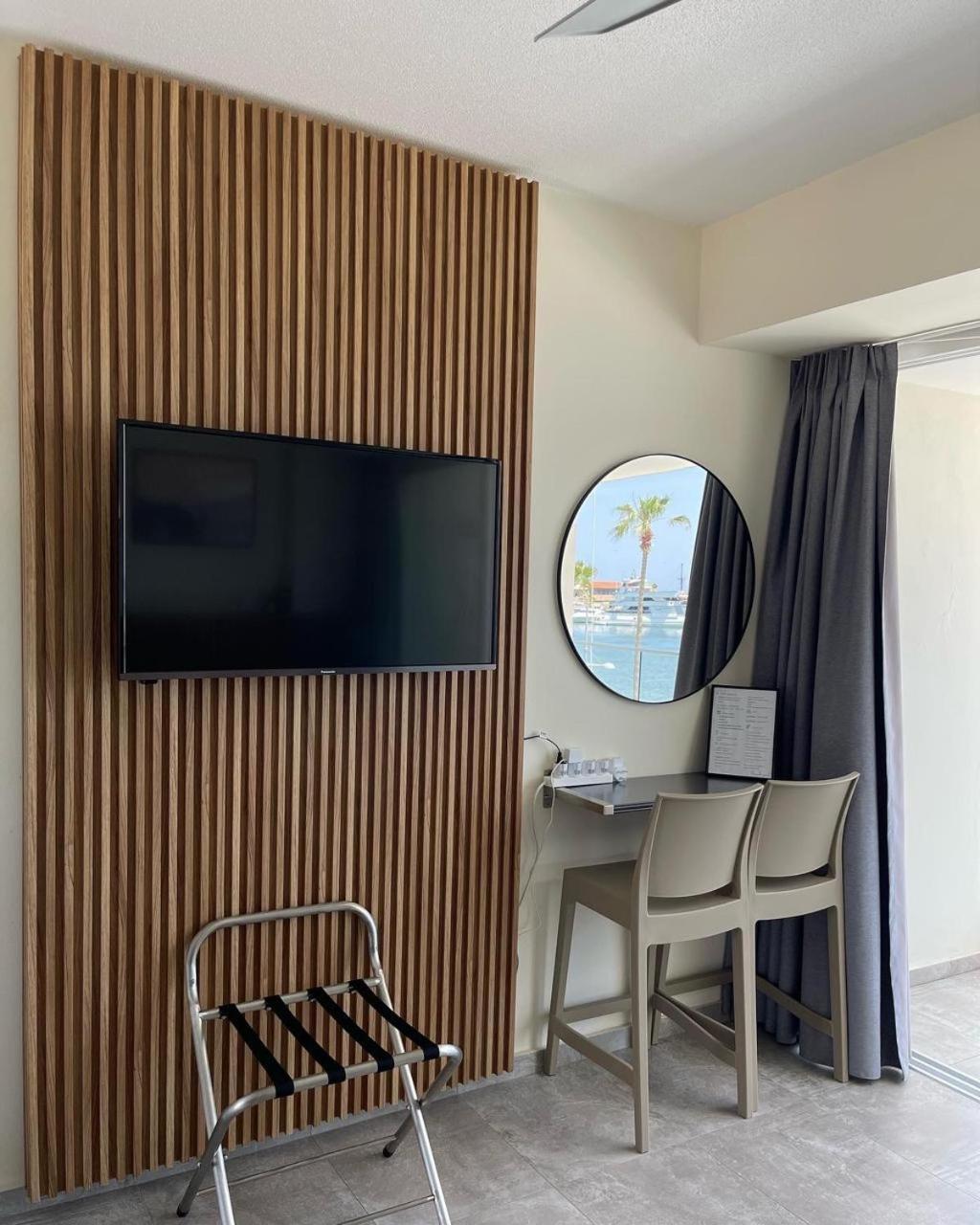 Harbour Lights Studio Apartments Pafos Zewnętrze zdjęcie
