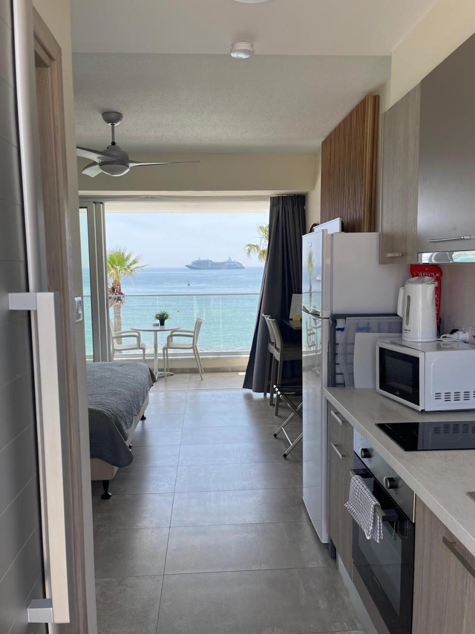 Harbour Lights Studio Apartments Pafos Zewnętrze zdjęcie