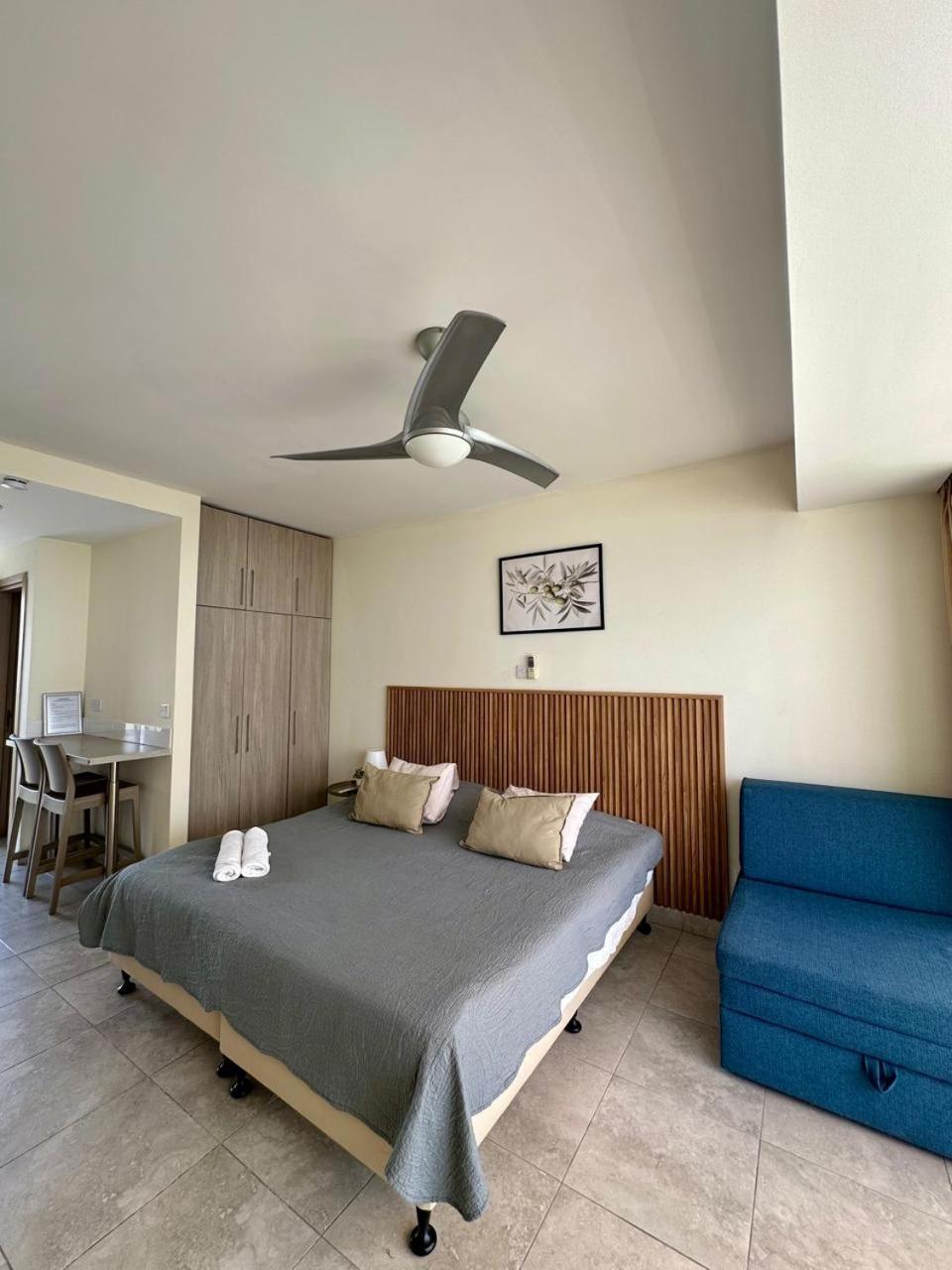 Harbour Lights Studio Apartments Pafos Zewnętrze zdjęcie